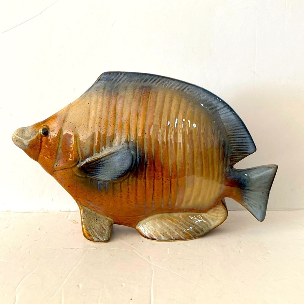 3D Tropical Fish Ceramic Figurine, Blue Brown Beige, 11” X 7” plus + Baby Fish